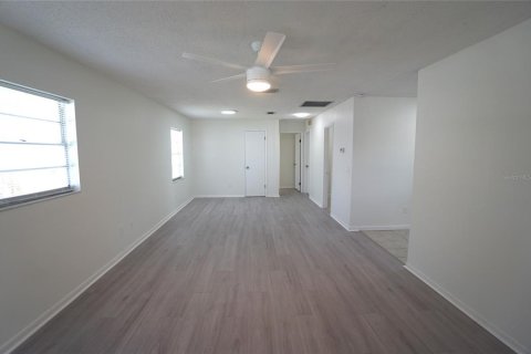 Casa en alquiler en Tampa, Florida, 2 dormitorios, 93.65 m2 № 1873758 - foto 3