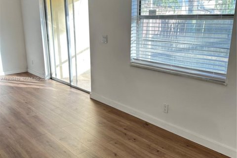 Condo in Fort Lauderdale, Florida, 2 bedrooms  № 1997415 - photo 20