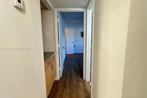 Condo in Fort Lauderdale, Florida, 2 bedrooms  № 1997415 - photo 7