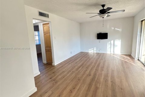 Condo in Fort Lauderdale, Florida, 2 bedrooms  № 1997415 - photo 18
