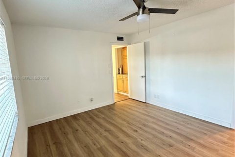 Condo in Fort Lauderdale, Florida, 2 bedrooms  № 1997415 - photo 14