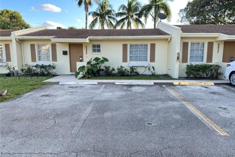 Condo in Fort Lauderdale, Florida, 2 bedrooms  № 1997415