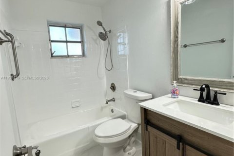 Condo in Fort Lauderdale, Florida, 2 bedrooms  № 1997415 - photo 8