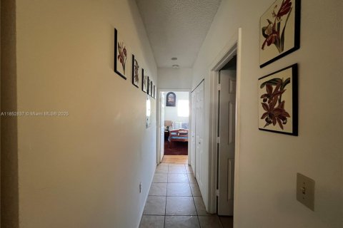 Townhouse in Weston, Florida 3 bedrooms, 127 sq.m. № 1877549 - photo 21