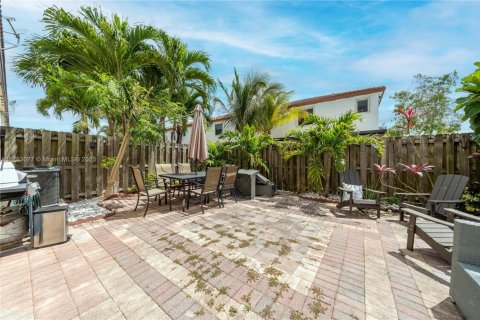 Townhouse in Miami, Florida 4 bedrooms, 158.86 sq.m. № 1770802 - photo 25