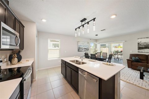 House in Wesley Chapel, Florida 4 bedrooms, 146.79 sq.m. № 1590609 - photo 12