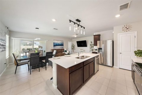 House in Wesley Chapel, Florida 4 bedrooms, 146.79 sq.m. № 1590609 - photo 11
