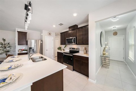 House in Wesley Chapel, Florida 4 bedrooms, 146.79 sq.m. № 1590609 - photo 15