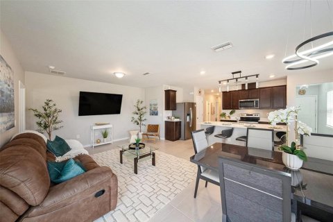 House in Wesley Chapel, Florida 4 bedrooms, 146.79 sq.m. № 1590609 - photo 8