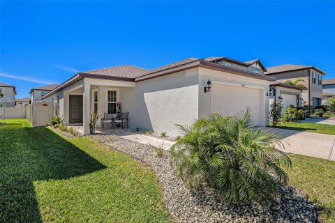 House in Wesley Chapel, Florida 4 bedrooms, 146.79 sq.m. № 1590609 - photo 1