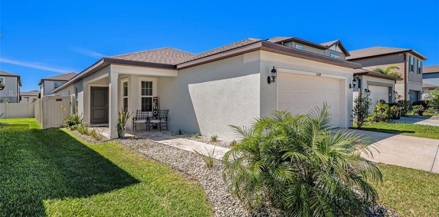 House in Wesley Chapel, Florida 4 bedrooms, 146.79 sq.m. № 1590609