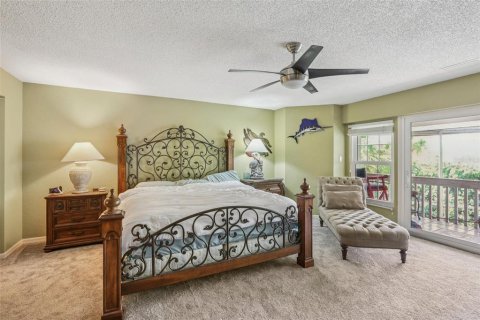 Townhouse in Saint Pete Beach, Florida 3 bedrooms, 226.22 sq.m. № 1835279 - photo 15