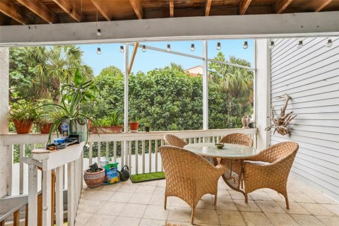 Townhouse in Saint Pete Beach, Florida 3 bedrooms, 226.22 sq.m. № 1835279 - photo 19