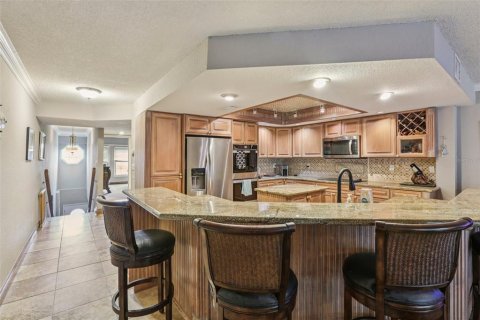 Townhouse in Saint Pete Beach, Florida 3 bedrooms, 226.22 sq.m. № 1835279 - photo 9