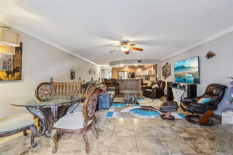 Townhouse in Saint Pete Beach, Florida 3 bedrooms, 226.22 sq.m. № 1835279 - photo 6