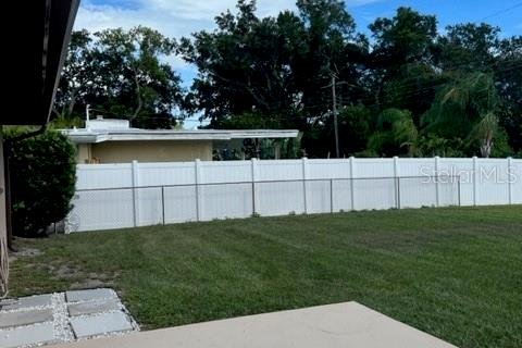 House in Seminole, Florida 2 bedrooms, 110.55 sq.m. № 1720283 - photo 16