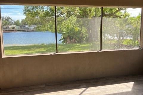 House in Seminole, Florida 2 bedrooms, 110.55 sq.m. № 1720283 - photo 14