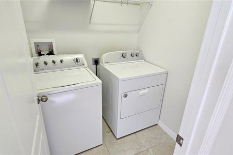 Townhouse in Windermere, Florida 3 bedrooms, 127.46 sq.m. № 1884695 - photo 16