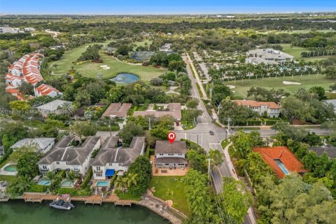 Commercial property in Coral Gables, Florida 347.45 sq.m. № 1948975