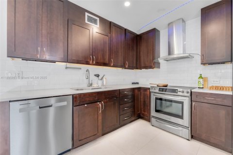 Commercial property in Coral Gables, Florida 347.45 sq.m. № 1948975 - photo 17