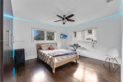 Commercial property in Coral Gables, Florida 347.45 sq.m. № 1948975 - photo 22