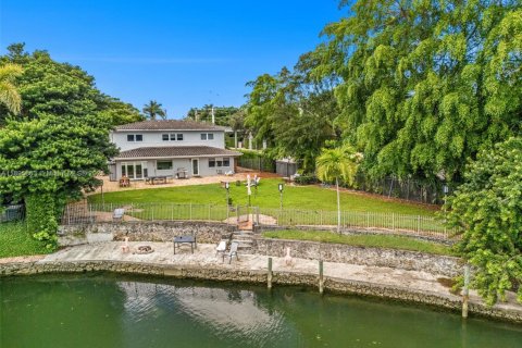 Commercial property in Coral Gables, Florida 347.45 sq.m. № 1948975 - photo 4