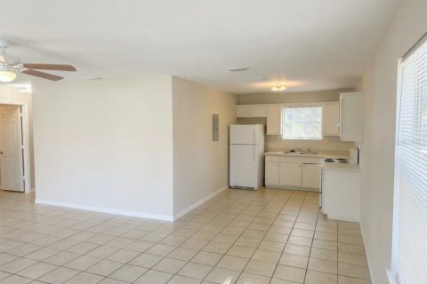 Appartement à louer à Zephyrhills, Floride: 3 chambres, 83.61 m2 № 2416732 - photo 4