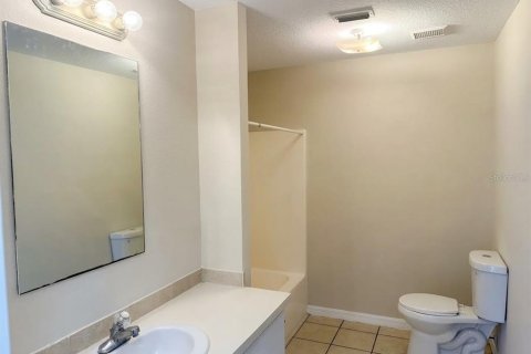 Appartement à louer à Zephyrhills, Floride: 3 chambres, 83.61 m2 № 2416732 - photo 11