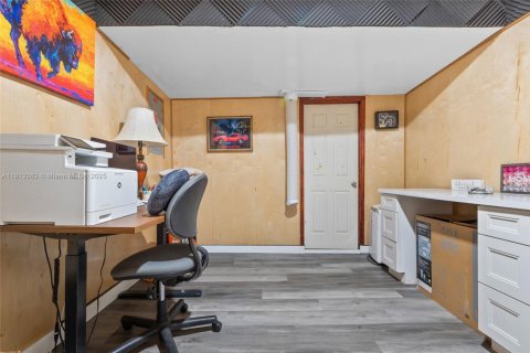 Casa en venta en Miami, Florida, 3 dormitorios, 151.43 m2 № 1968796 - foto 21