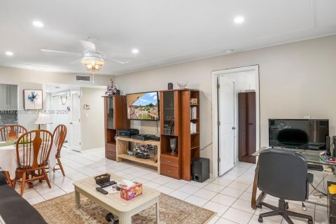 Condominio en venta en Sunrise, Florida, 2 dormitorios, 78.97 m2 № 2032923 - foto 13