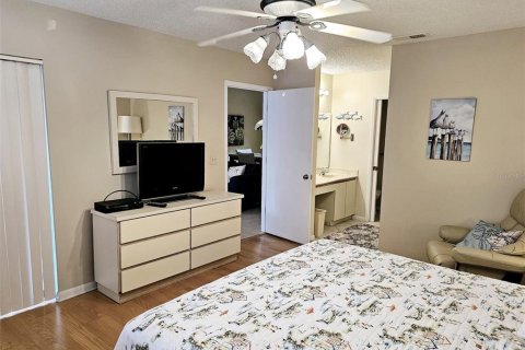 Condo in Bradenton, Florida, 2 bedrooms  № 218215 - photo 16