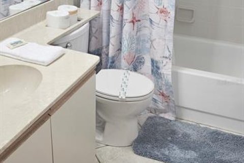 Condo in Bradenton, Florida, 2 bedrooms  № 218215 - photo 20