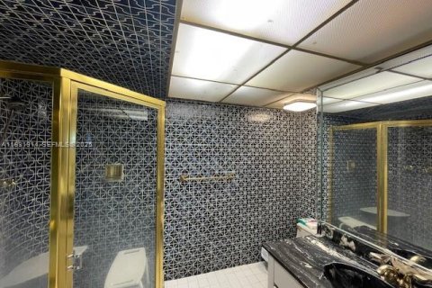 Casa en venta en Miami, Florida, 3 dormitorios, 190.17 m2 № 1992170 - foto 19