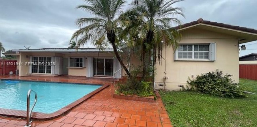Casa en Miami, Florida 3 dormitorios, 190.17 m2 № 1992170