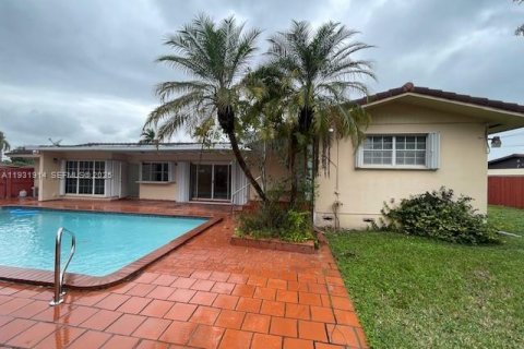 Casa en venta en Miami, Florida, 3 dormitorios, 190.17 m2 № 1992170 - foto 29