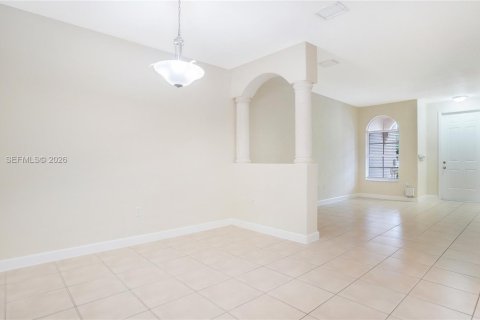 Touwnhouse à vendre à Homestead, Floride: 4 chambres, 172.05 m2 № 2397343 - photo 7