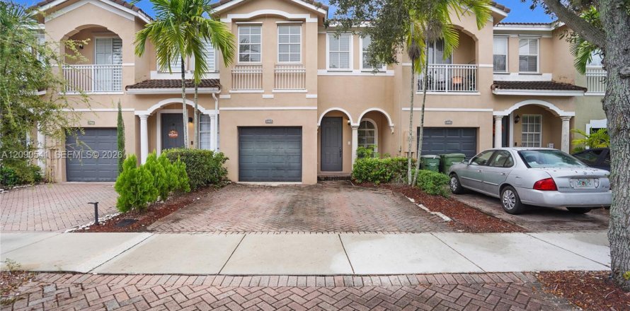 Touwnhouse à Homestead, Floride 4 chambres, 172.05 m2 № 2397343