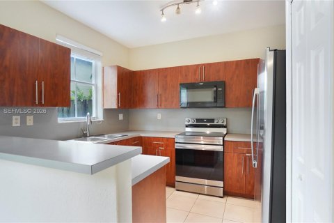 Touwnhouse à vendre à Homestead, Floride: 4 chambres, 172.05 m2 № 2397343 - photo 12
