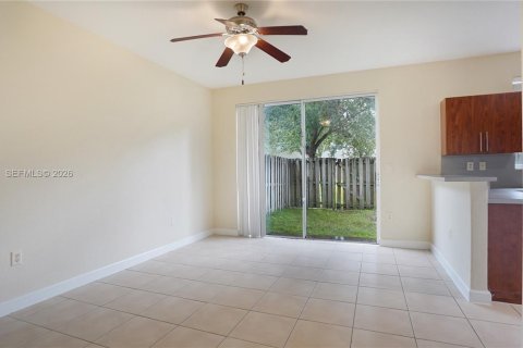 Touwnhouse à vendre à Homestead, Floride: 4 chambres, 172.05 m2 № 2397343 - photo 10