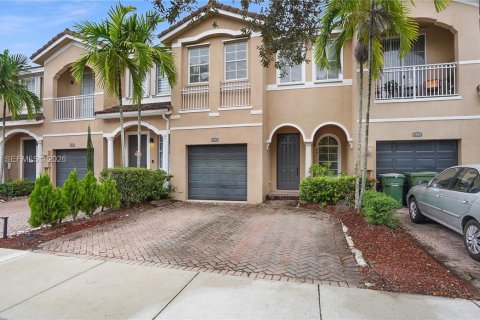 Touwnhouse à vendre à Homestead, Floride: 4 chambres, 172.05 m2 № 2397343 - photo 2