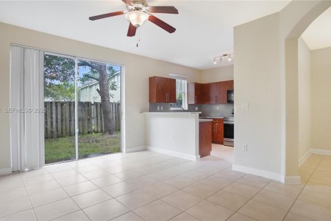 Touwnhouse à vendre à Homestead, Floride: 4 chambres, 172.05 m2 № 2397343 - photo 11