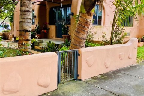 Купить коммерческую недвижимость в Майами-Спрингс, Флорида № 2035024 - фото 22