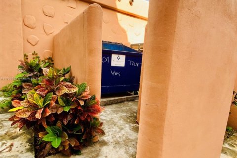 Купить коммерческую недвижимость в Майами-Спрингс, Флорида № 2035024 - фото 14