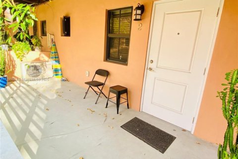 Купить коммерческую недвижимость в Майами-Спрингс, Флорида № 2035024 - фото 24