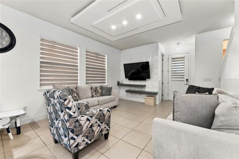 Touwnhouse à vendre à Kissimmee, Floride: 3 chambres, 157 m2 № 2431914 - photo 5