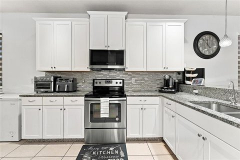 Touwnhouse à vendre à Kissimmee, Floride: 3 chambres, 157 m2 № 2431914 - photo 10