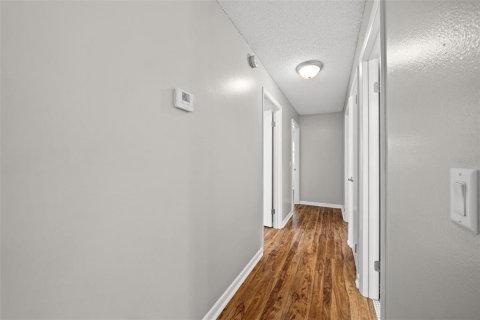 House in Ocala, Florida 3 bedrooms, 128.67 sq.m. № 2215283 - photo 10