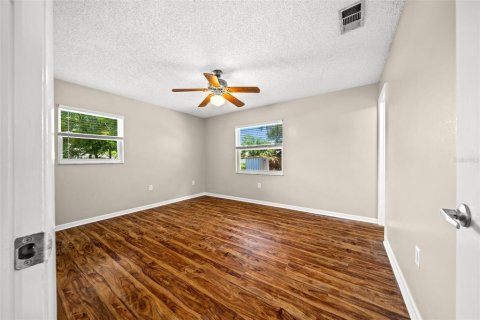 House in Ocala, Florida 3 bedrooms, 128.67 sq.m. № 2215283 - photo 14