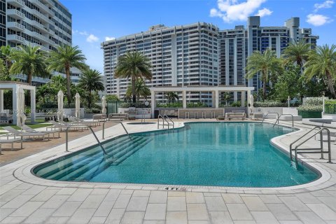 Condominio en venta en Miami Beach, Florida, 2 dormitorios, 137.22 m2 № 2043975 - foto 30