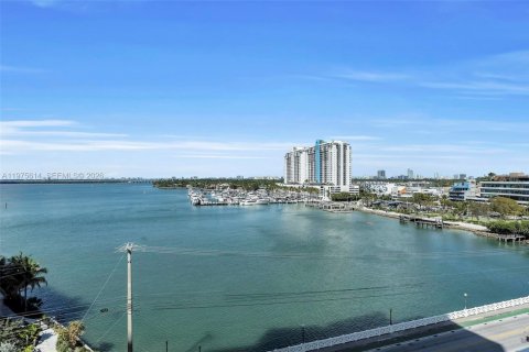 Condominio en venta en Miami Beach, Florida, 2 dormitorios, 137.22 m2 № 2043975 - foto 27